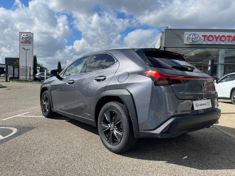 Photo 3 de l’annonce de LEXUS UX d’occasion à vendre à AUBIÈRE