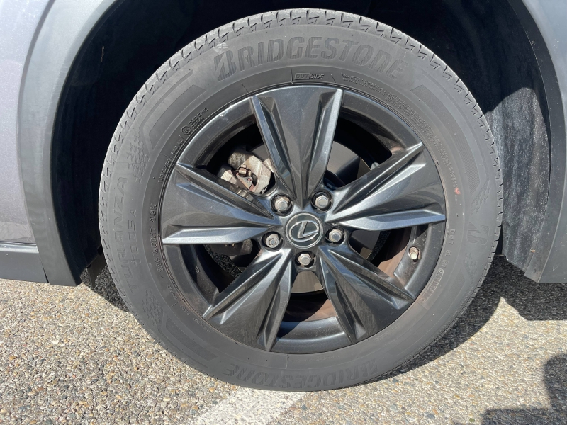 Photo 9 de l’annonce de LEXUS UX d’occasion à vendre à AUBIÈRE