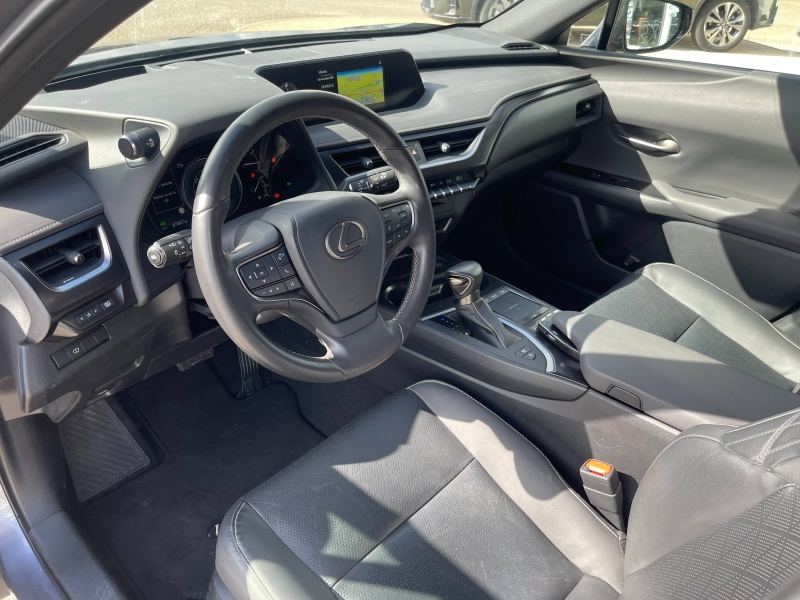 Photo 13 de l’annonce de LEXUS UX d’occasion à vendre à AUBIÈRE