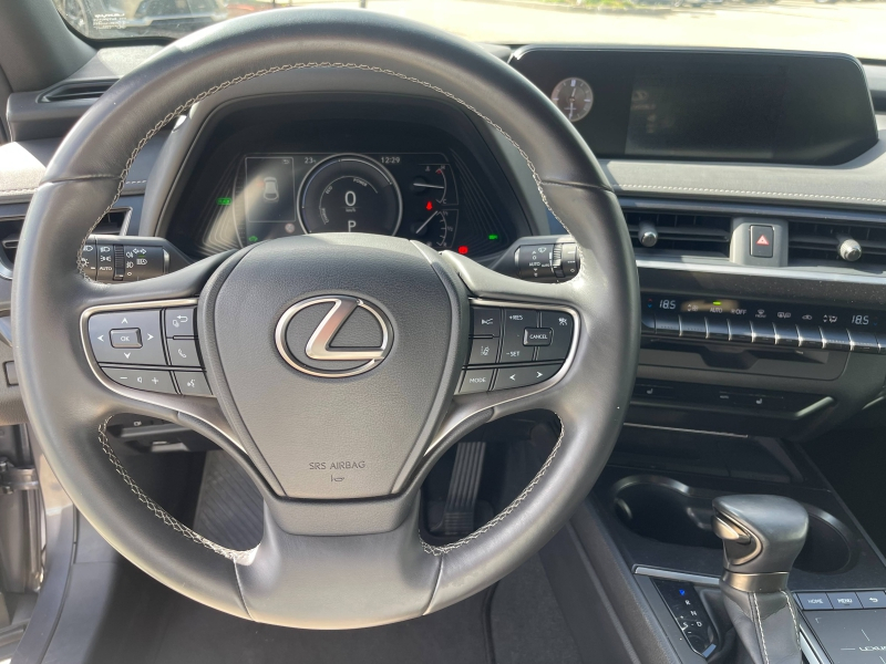 Photo 17 de l’annonce de LEXUS UX d’occasion à vendre à AUBIÈRE
