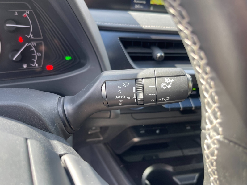 Photo 19 de l’annonce de LEXUS UX d’occasion à vendre à AUBIÈRE