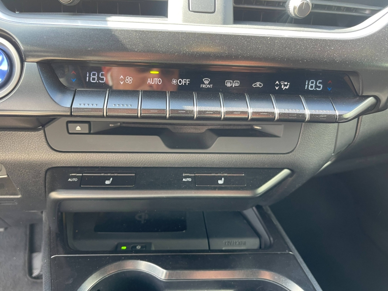 Photo 20 de l’annonce de LEXUS UX d’occasion à vendre à AUBIÈRE