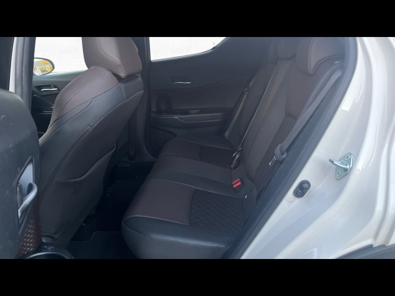 Photo 19 de l’annonce de TOYOTA C-HR d’occasion à vendre à BOLLÈNE