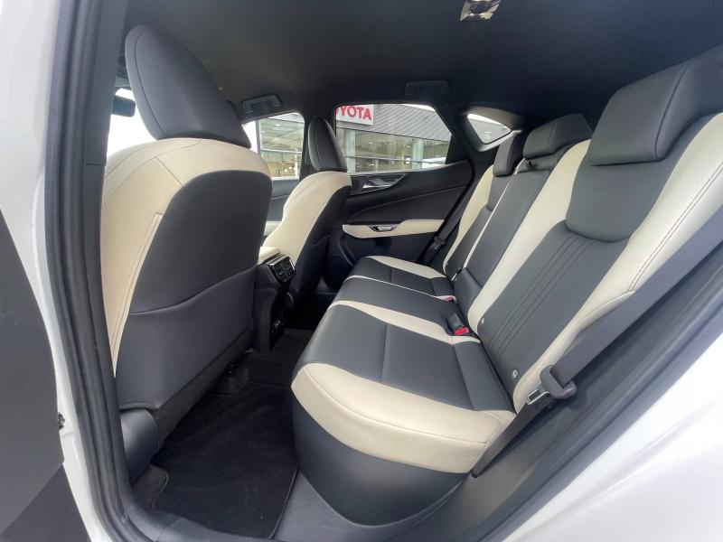 Photo 10 de l’annonce de LEXUS NX d’occasion à vendre à MONTFAVET