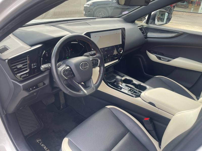 Photo 13 de l’annonce de LEXUS NX d’occasion à vendre à MONTFAVET