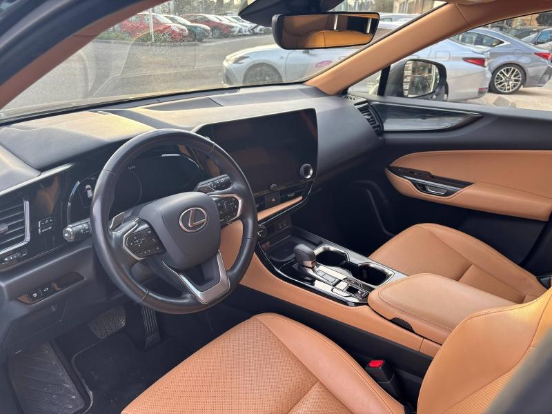 Photo 10 de l’annonce de LEXUS NX d’occasion à vendre à MONTFAVET