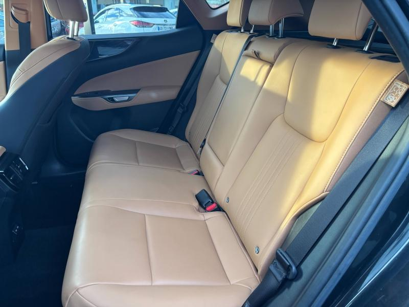 Photo 20 de l’annonce de LEXUS NX d’occasion à vendre à MONTFAVET