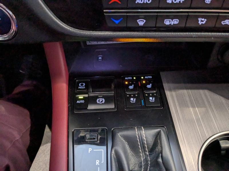 Photo 8 de l’annonce de LEXUS RX d’occasion à vendre à AUBIÈRE