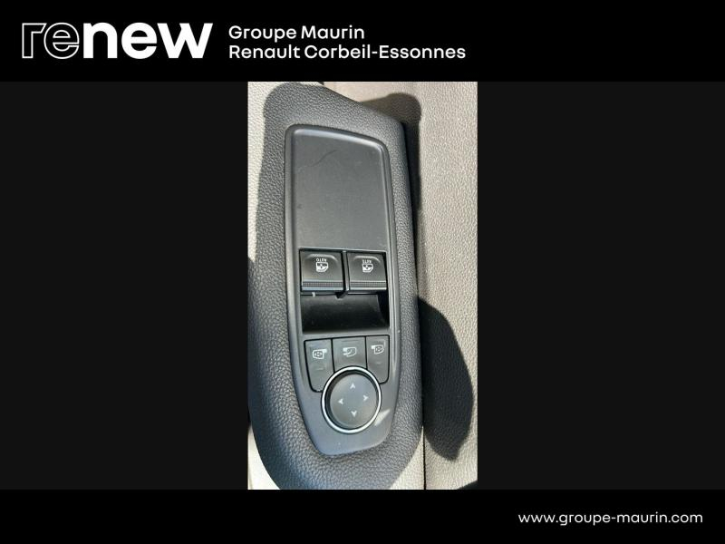 Photo 15 de l’annonce de RENAULT Clio d’occasion à vendre à CORBEIL-ESSONNES