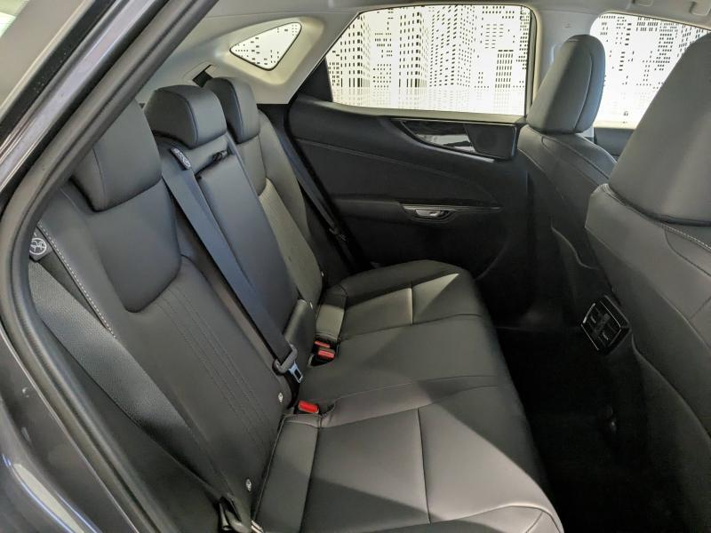 Photo 8 de l’annonce de LEXUS NX d’occasion à vendre à AUBIÈRE