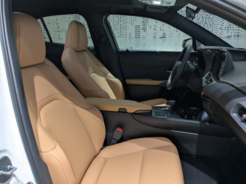 Photo 12 de l’annonce de LEXUS UX d’occasion à vendre à AUBIÈRE