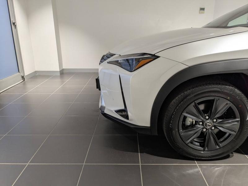 Photo 19 de l’annonce de LEXUS UX d’occasion à vendre à AUBIÈRE