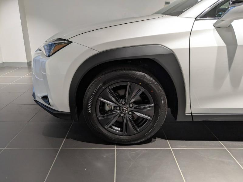 Photo 20 de l’annonce de LEXUS UX d’occasion à vendre à AUBIÈRE