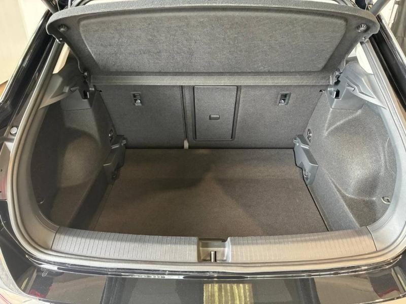 Photo 17 de l’annonce de VOLKSWAGEN T-Roc d’occasion à vendre à CHENNEVIÈRES-SUR-MARNE
