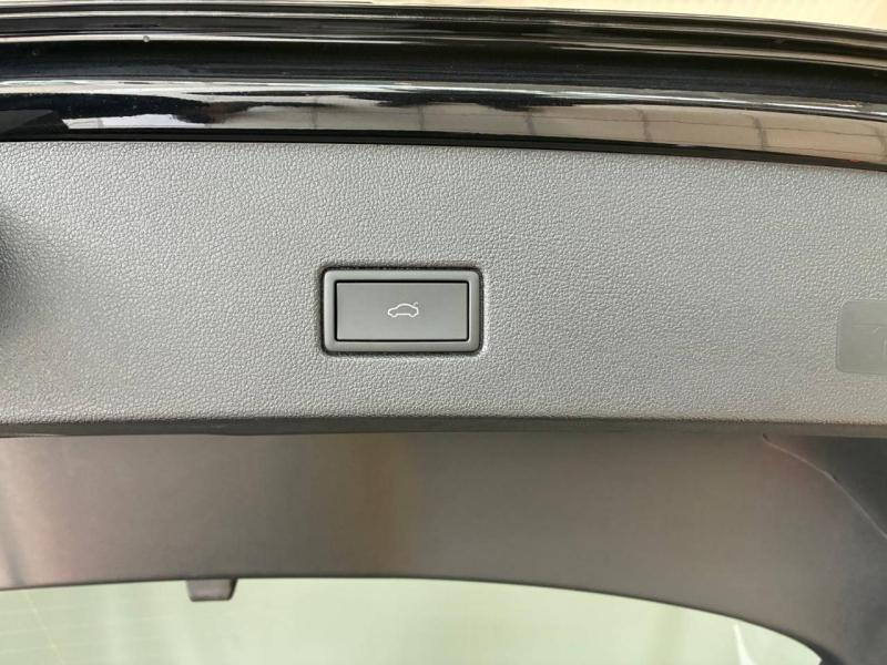 Photo 18 de l’annonce de VOLKSWAGEN T-Roc d’occasion à vendre à CHENNEVIÈRES-SUR-MARNE