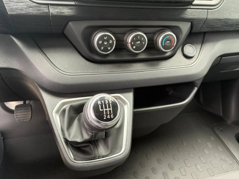 Photo 5 de l’annonce de RENAULT Trafic Fg VUL d’occasion à vendre à CHENNEVIÈRES-SUR-MARNE