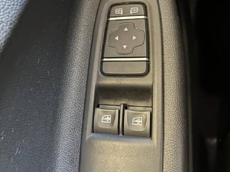Photo 3 de l’annonce de RENAULT Zoe d’occasion à vendre à CHENNEVIÈRES-SUR-MARNE