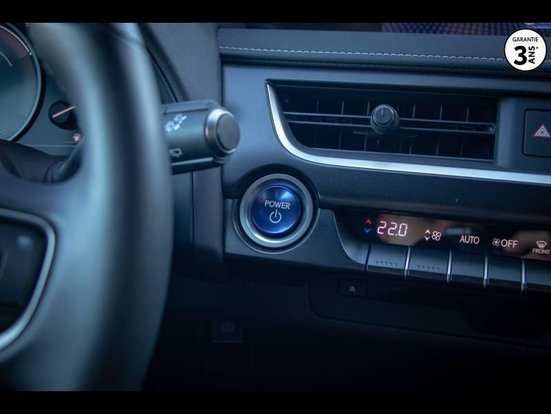 Photo 10 de l’annonce de LEXUS UX d’occasion à vendre à LATTES