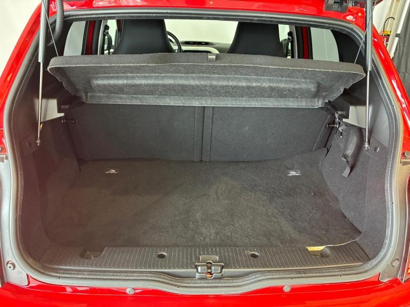 Photo 10 de l’annonce de RENAULT Twingo d’occasion à vendre à CHENNEVIÈRES-SUR-MARNE