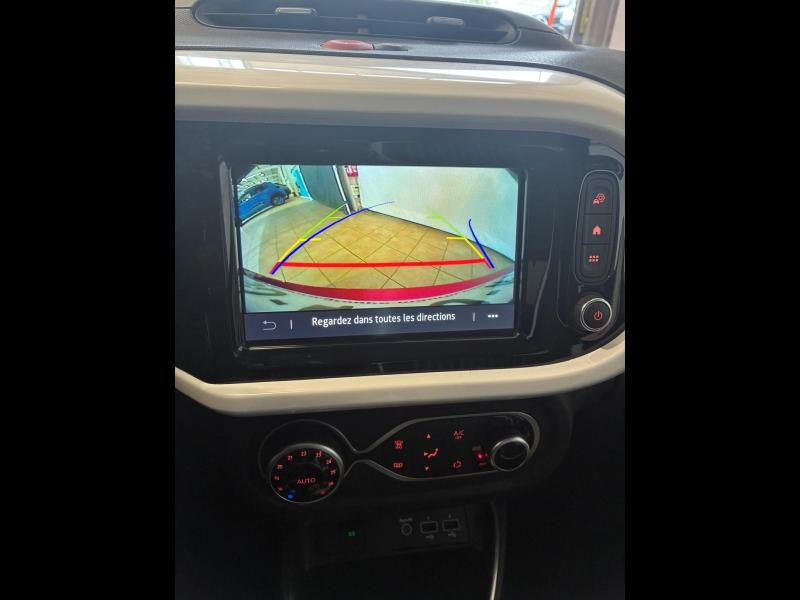 Photo 11 de l’annonce de RENAULT Twingo d’occasion à vendre à CHENNEVIÈRES-SUR-MARNE