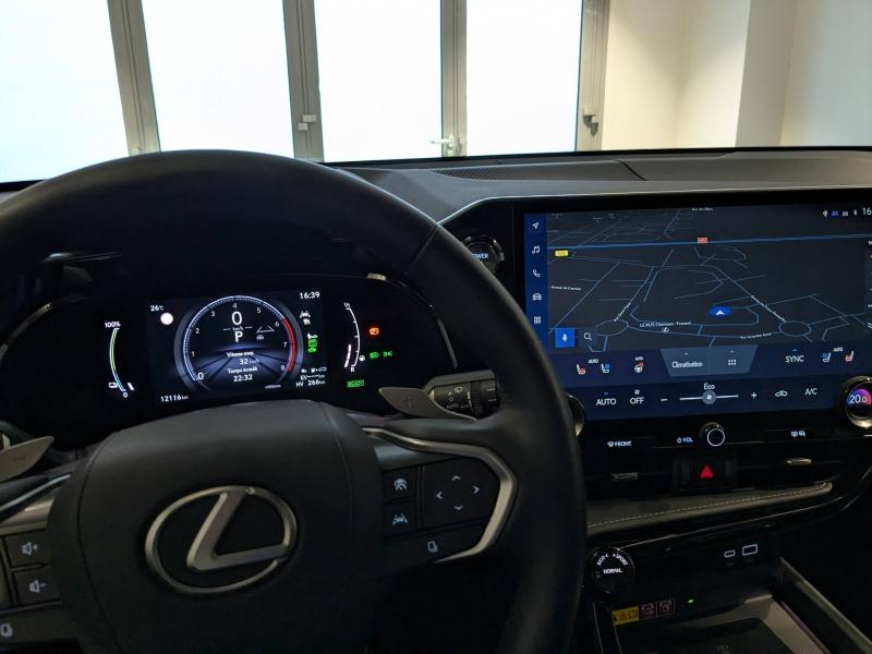 Photo 4 de l’annonce de LEXUS NX d’occasion à vendre à AUBIÈRE