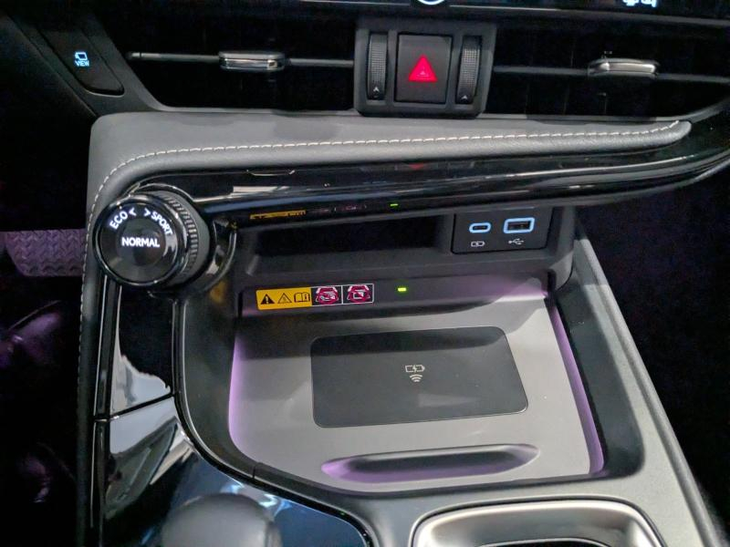 Photo 8 de l’annonce de LEXUS NX d’occasion à vendre à AUBIÈRE