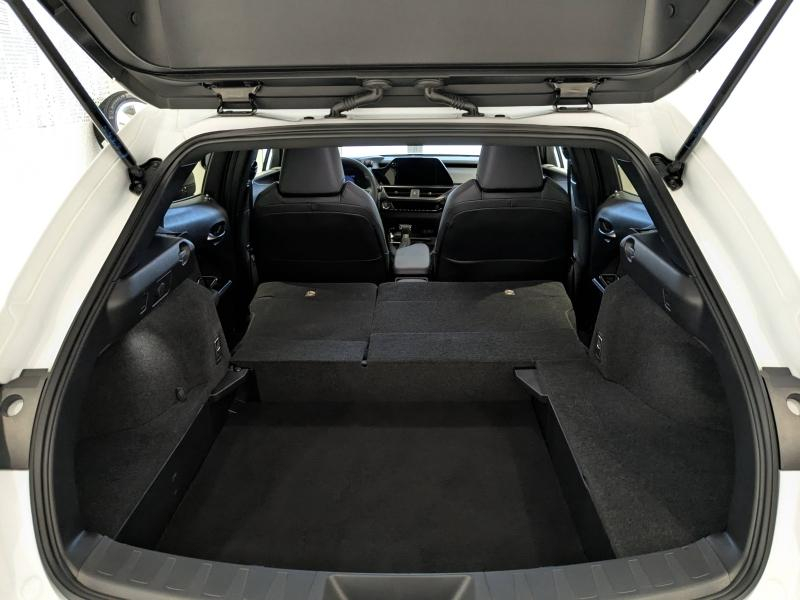 Photo 12 de l’annonce de LEXUS UX d’occasion à vendre à AUBIÈRE