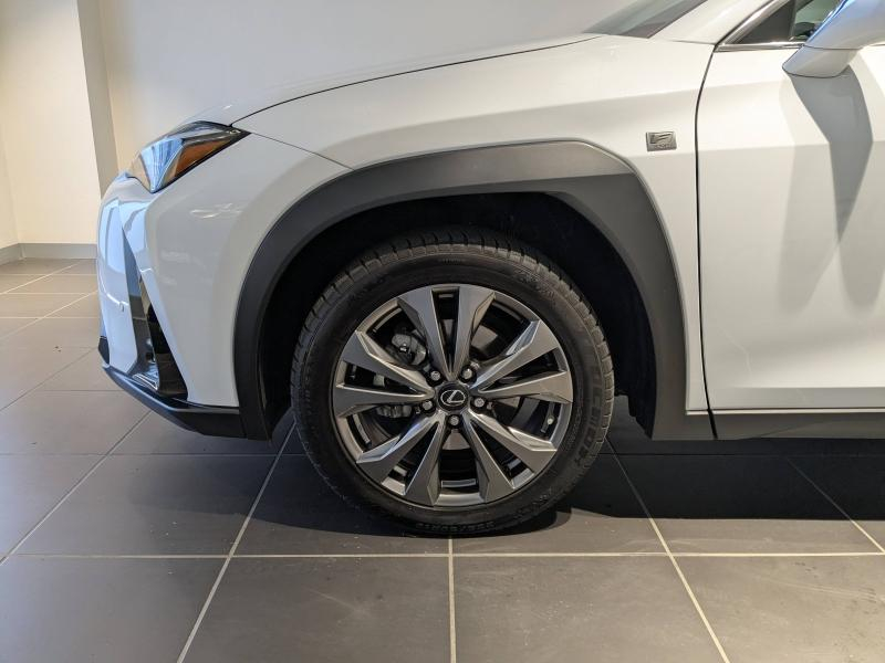 Photo 17 de l’annonce de LEXUS UX d’occasion à vendre à AUBIÈRE