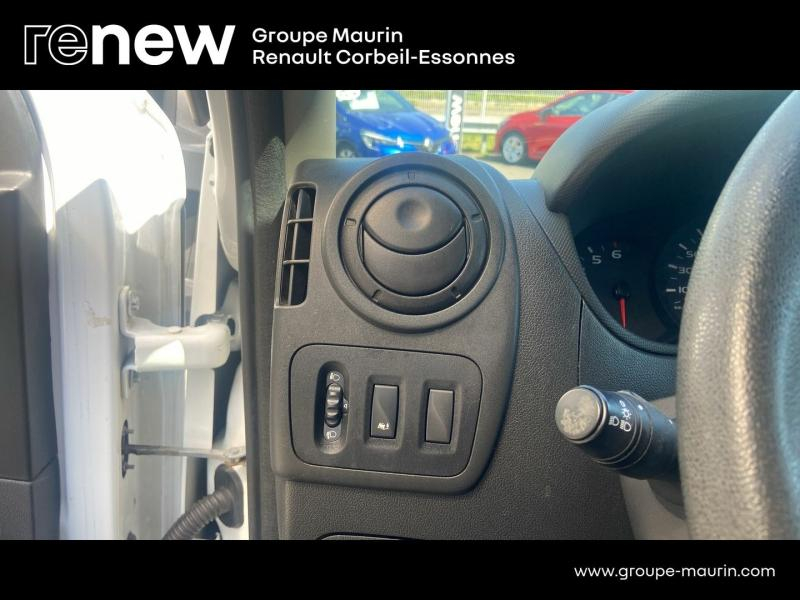 Photo 14 de l’annonce de RENAULT Master CCb VUL d’occasion à vendre à CORBEIL-ESSONNES