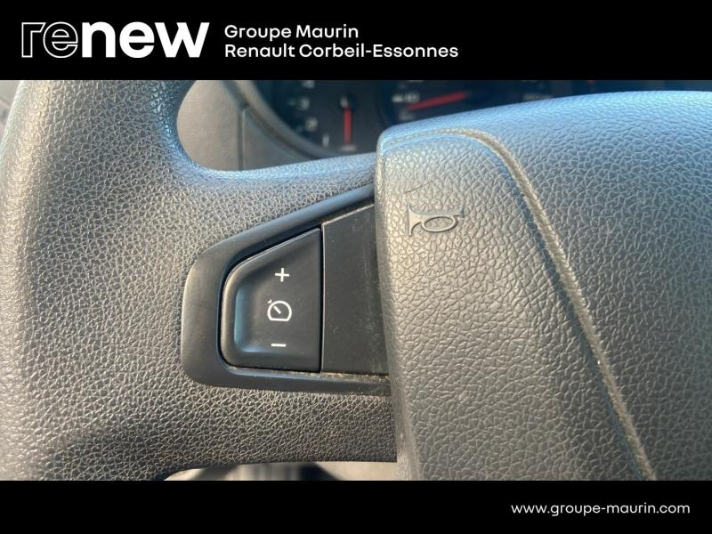 Photo 15 de l’annonce de RENAULT Master CCb VUL d’occasion à vendre à CORBEIL-ESSONNES