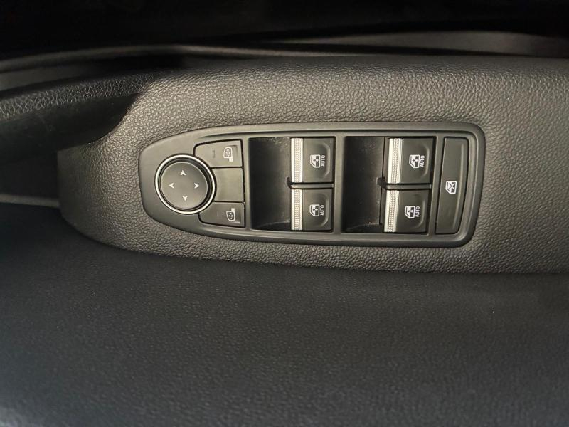 Photo 10 de l’annonce de RENAULT Captur d’occasion à vendre à CHENNEVIÈRES-SUR-MARNE