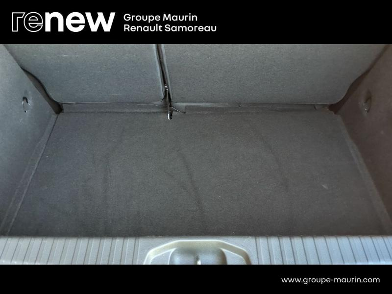 Photo 9 de l’annonce de RENAULT Clio d’occasion à vendre à SAMOREAU