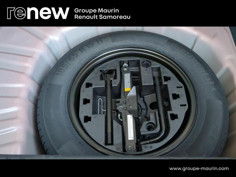 Photo 10 de l’annonce de RENAULT Clio d’occasion à vendre à SAMOREAU