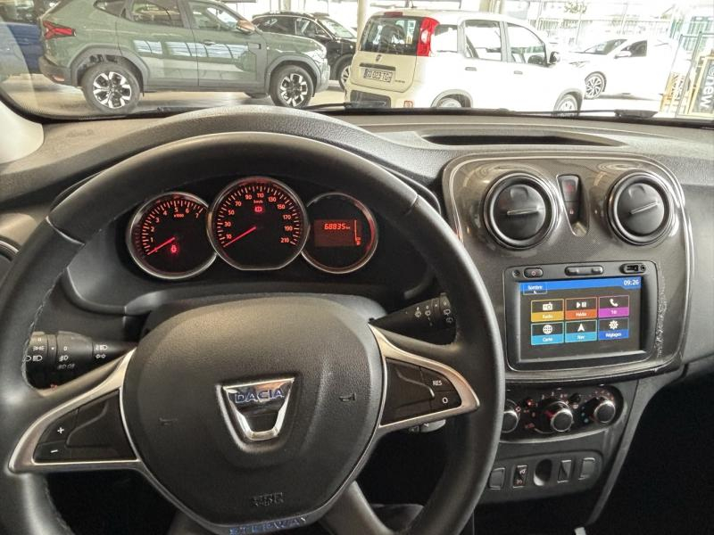 Photo 6 de l’annonce de DACIA Sandero d’occasion à vendre à CHENNEVIÈRES-SUR-MARNE