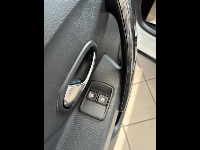 Photo 10 de l’annonce de DACIA Sandero d’occasion à vendre à CHENNEVIÈRES-SUR-MARNE