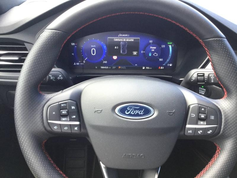 Photo 6 de l’annonce de FORD Kuga d’occasion à vendre à AVIGNON