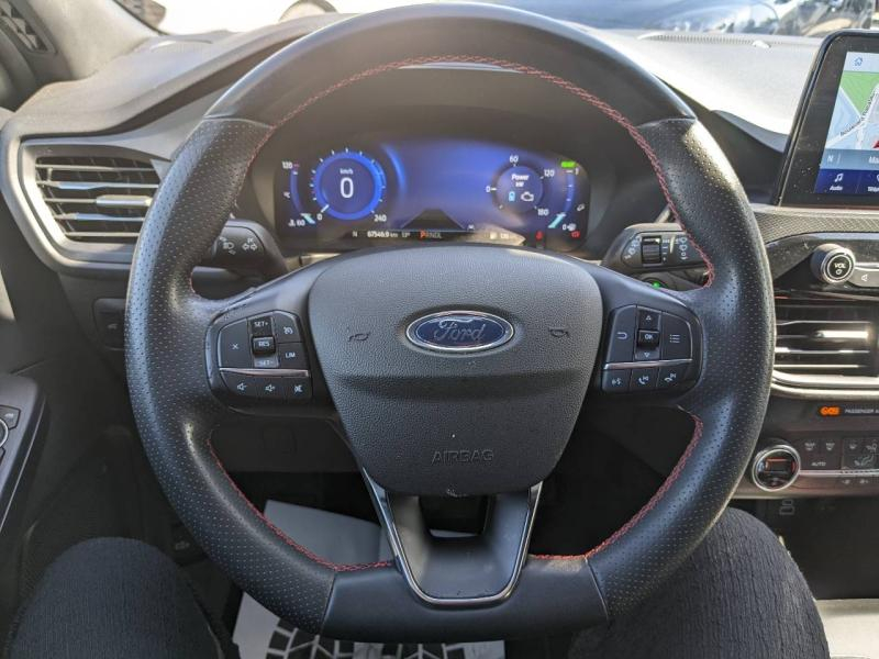 Photo 9 de l’annonce de FORD Kuga d’occasion à vendre à MARSEILLE