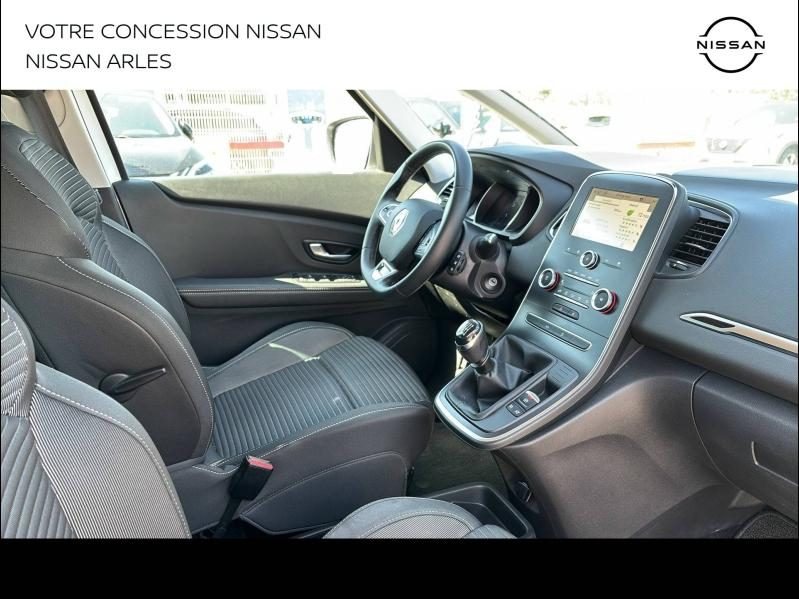 Photo 13 de l’annonce de RENAULT Scenic d’occasion à vendre à ARLES