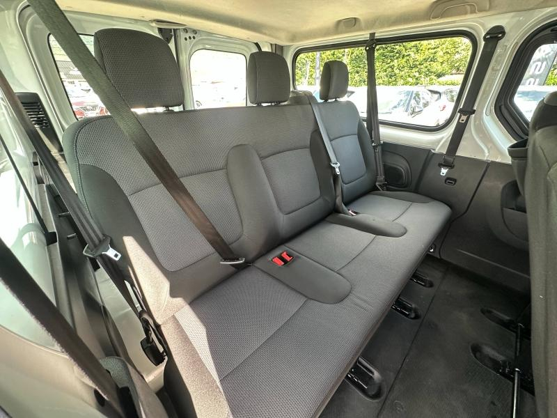 Photo 14 de l’annonce de RENAULT Trafic Combi d’occasion à vendre à CHAMBERY
