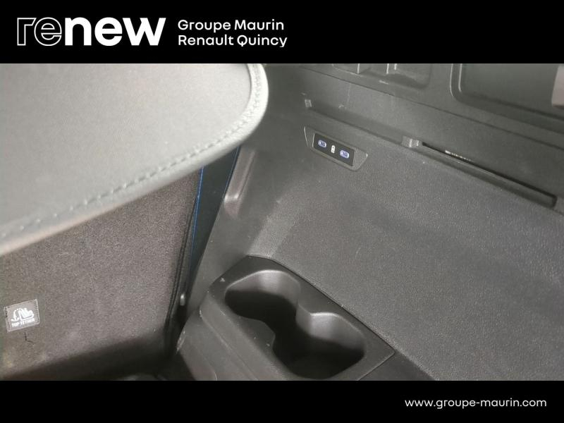 Photo 9 de l’annonce de RENAULT Espace d’occasion à vendre à QUINCY-SOUS-SÉNART