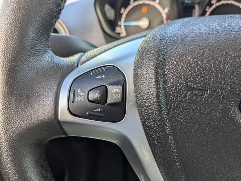 Photo 12 de l’annonce de FORD Transit Courier VUL d’occasion à vendre à AIX-EN-PROVENCE