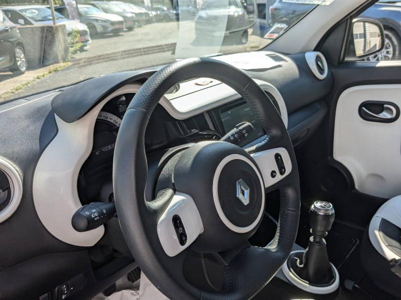 Photo 8 de l’annonce de RENAULT Twingo d’occasion à vendre à AIX-EN-PROVENCE