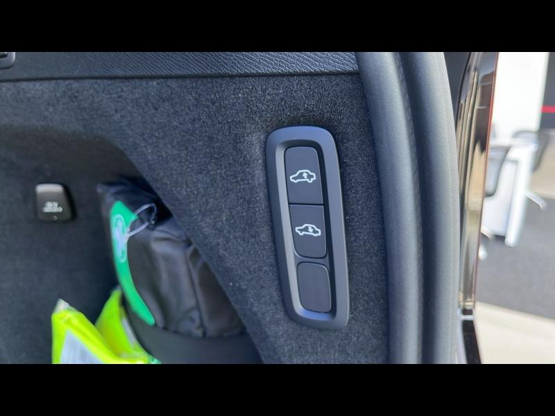 Photo 10 de l’annonce de VOLVO XC90 d’occasion à vendre à TOULON
