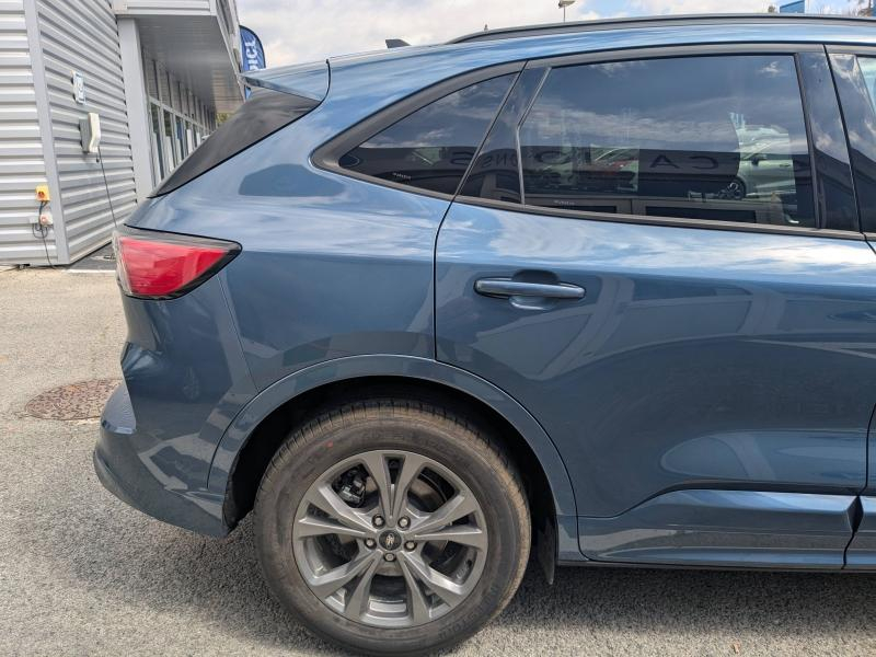 Photo 6 de l’annonce de FORD Kuga d’occasion à vendre à DRAGUIGNAN