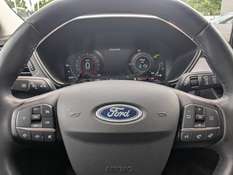 Photo 18 de l’annonce de FORD Kuga d’occasion à vendre à DRAGUIGNAN