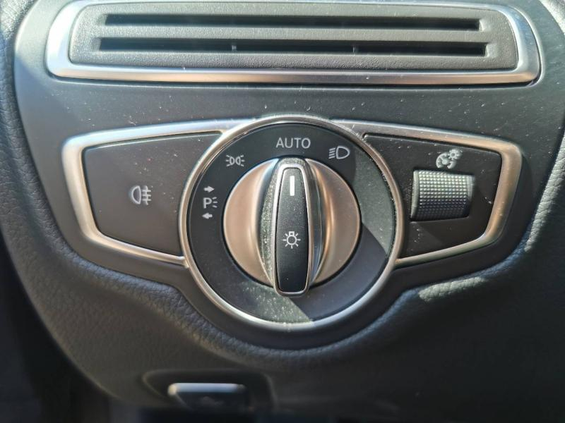 Photo 20 de l’annonce de MERCEDES-BENZ Classe C Coupé d’occasion à vendre à VITROLLES