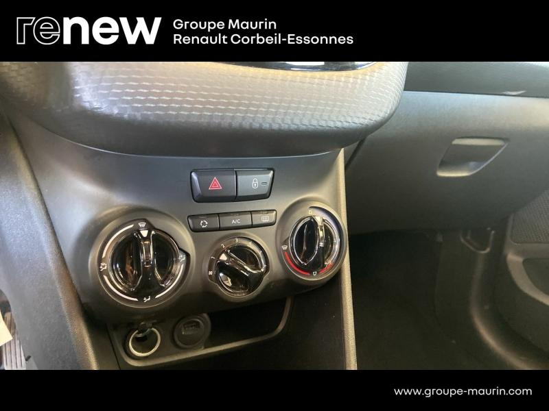 Photo 15 de l’annonce de PEUGEOT 208 d’occasion à vendre à CORBEIL-ESSONNES