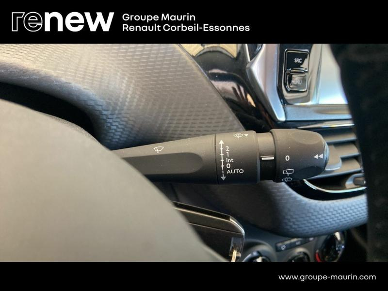 Photo 18 de l’annonce de PEUGEOT 208 d’occasion à vendre à CORBEIL-ESSONNES