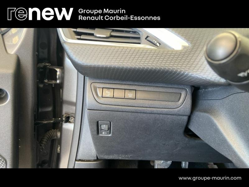 Photo 20 de l’annonce de PEUGEOT 208 d’occasion à vendre à CORBEIL-ESSONNES