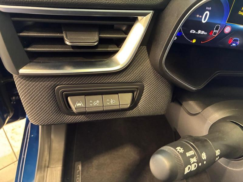 Photo 16 de l’annonce de RENAULT Clio d’occasion à vendre à CHENNEVIÈRES-SUR-MARNE